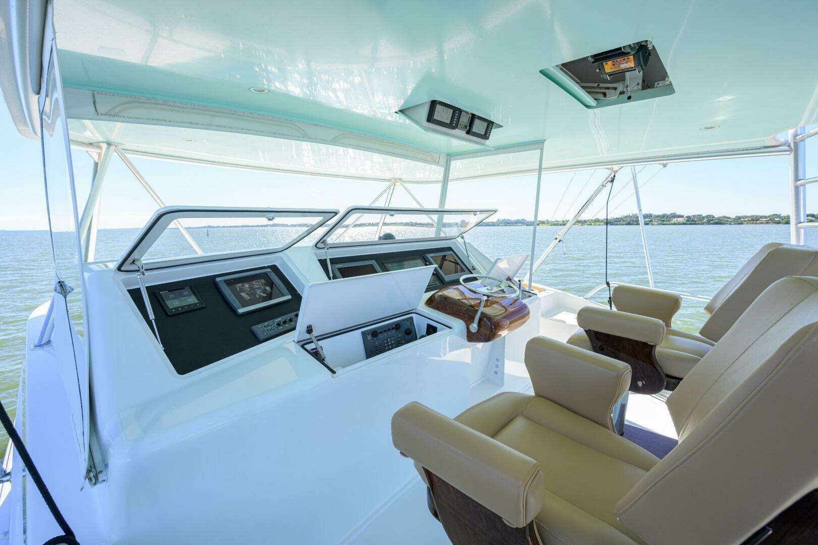 2007 Viking 64 Convertible - Image 37