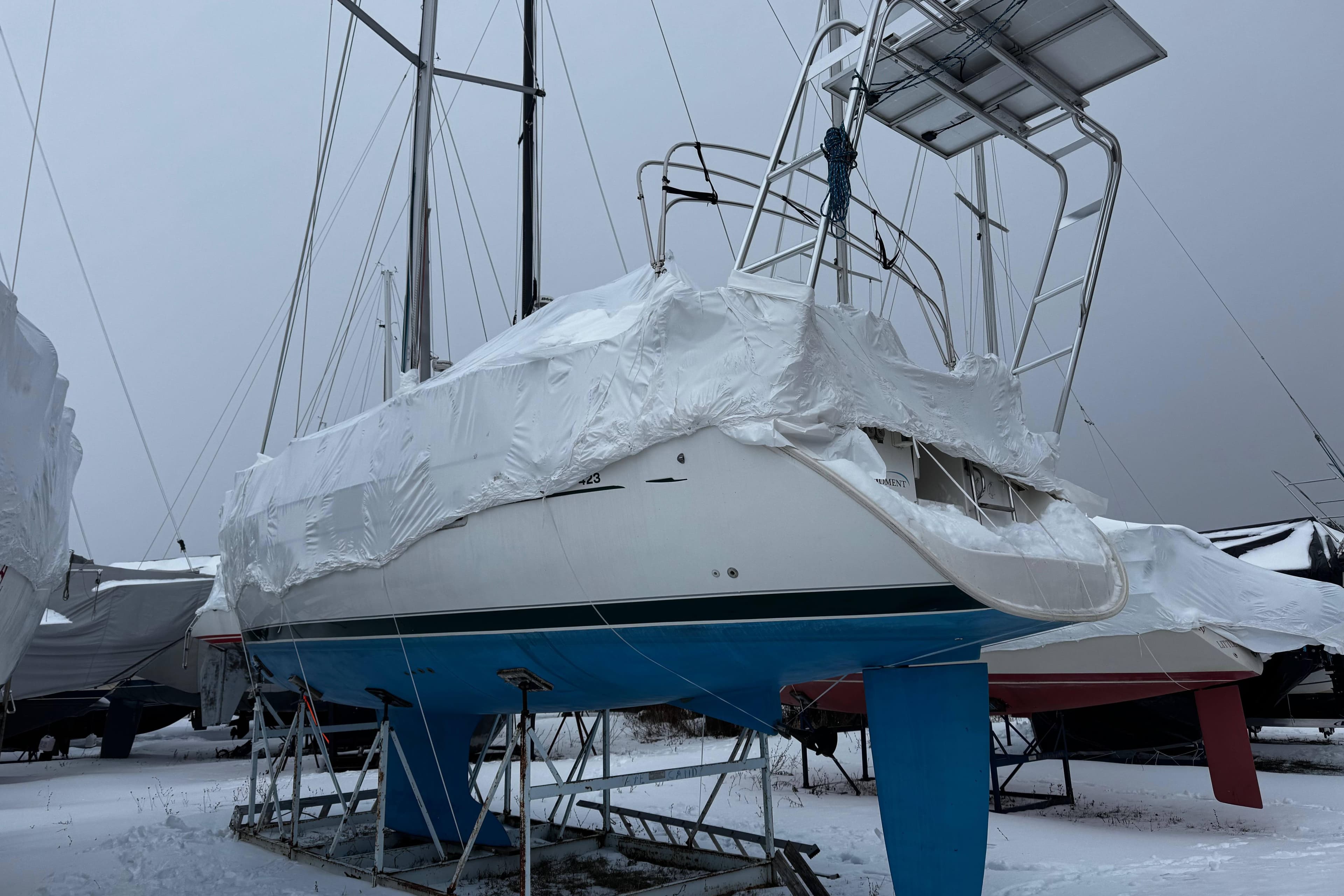 2007 Beneteau 423 sailboat covered in winter storage wrap.