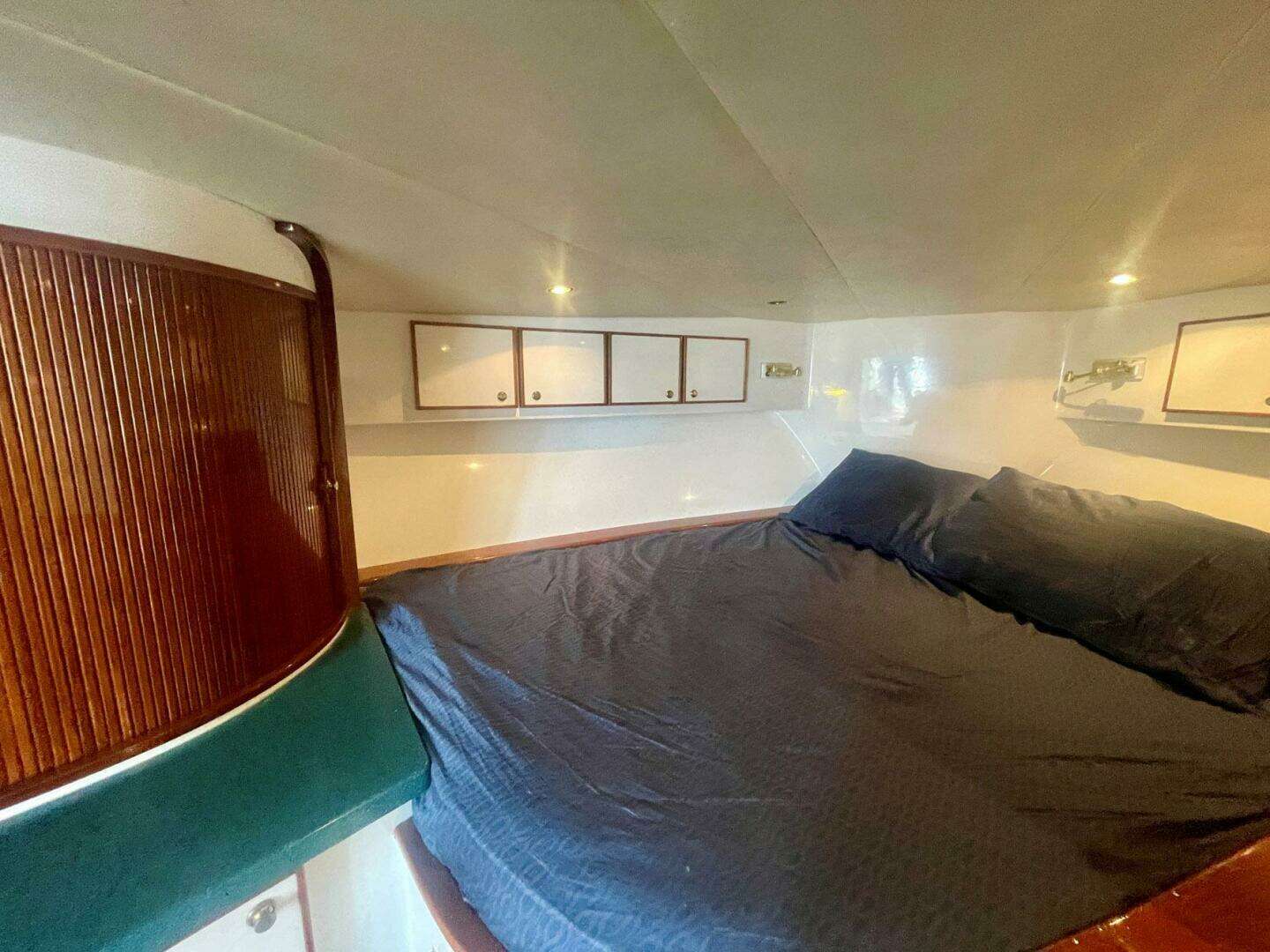 2005 Custom Carolina 40 DeSanti - Image 21