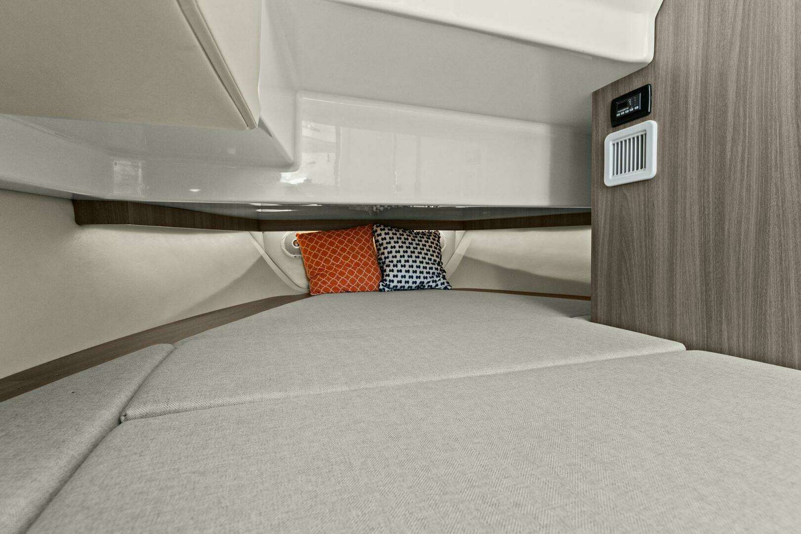 2020 Regal 33 SAV - Image 54
