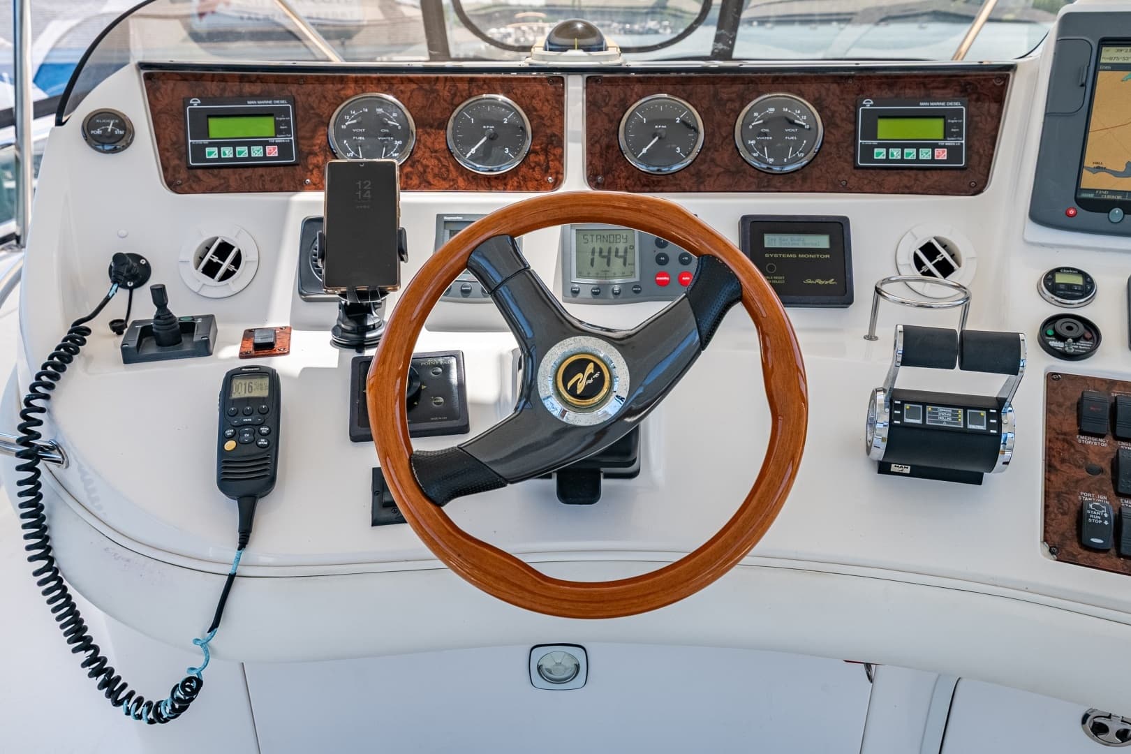 2003 Sea Ray 480 Sedan Bridge - Image 42