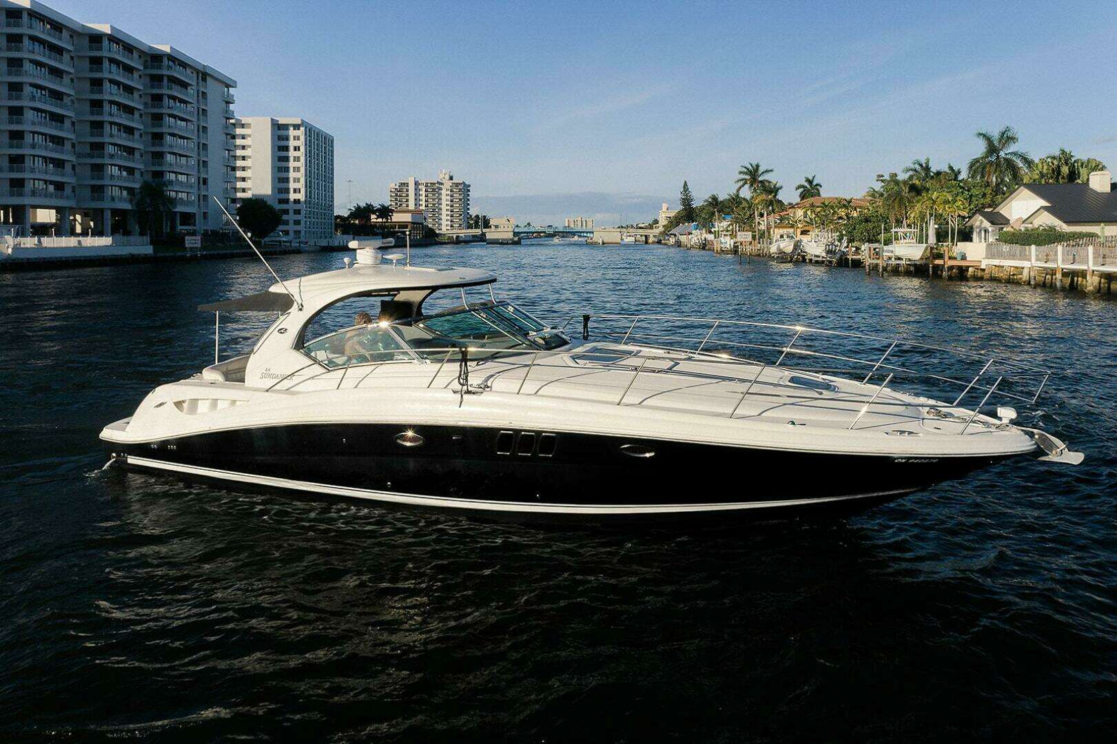 2008 Sea Ray 44 Sundancer - Image 4