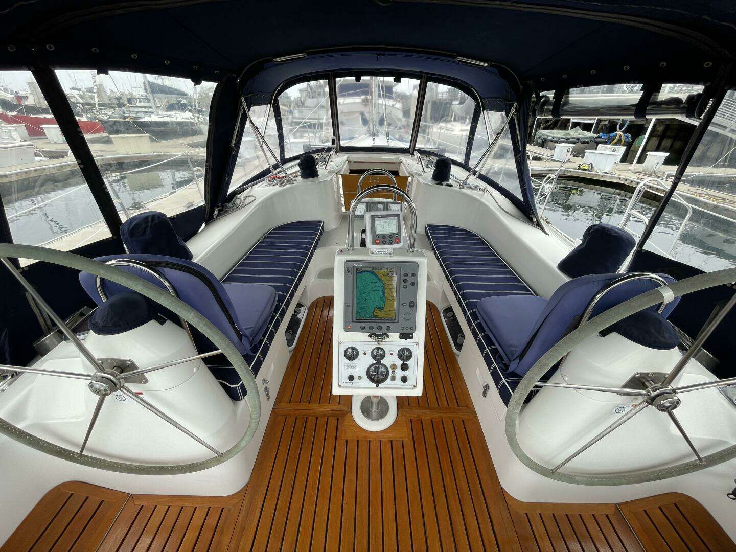 2005 Catalina 470 - Image 5