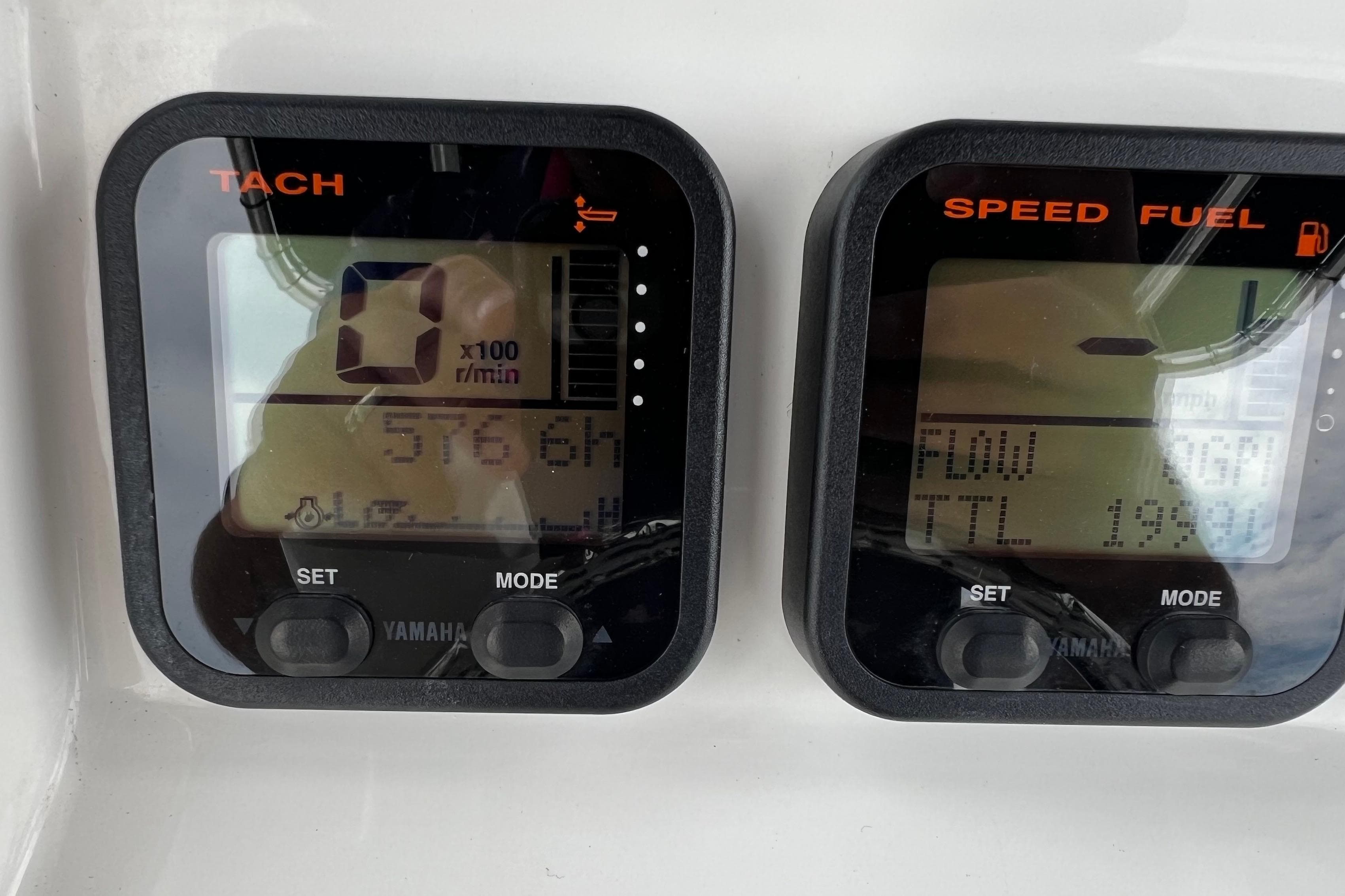 Yamaha tachometer and speed fuel gauges on 2012 Regulator 23 Forward Seating boat.