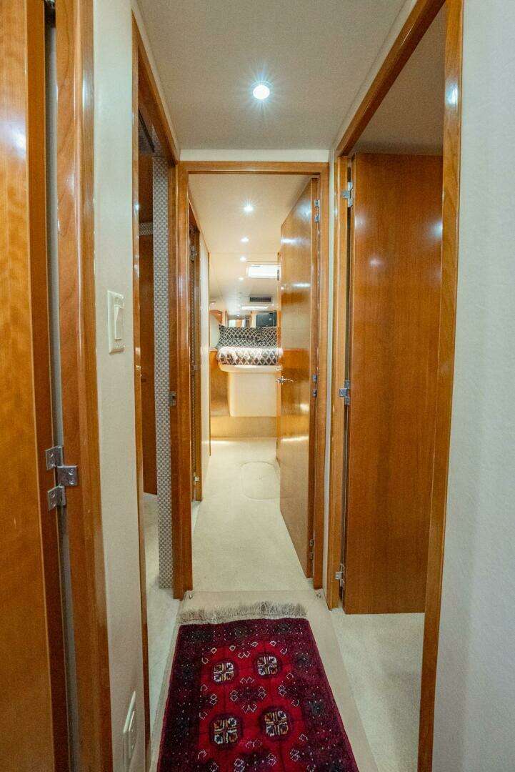 2001 Hatteras 50 Convertible - Image 35