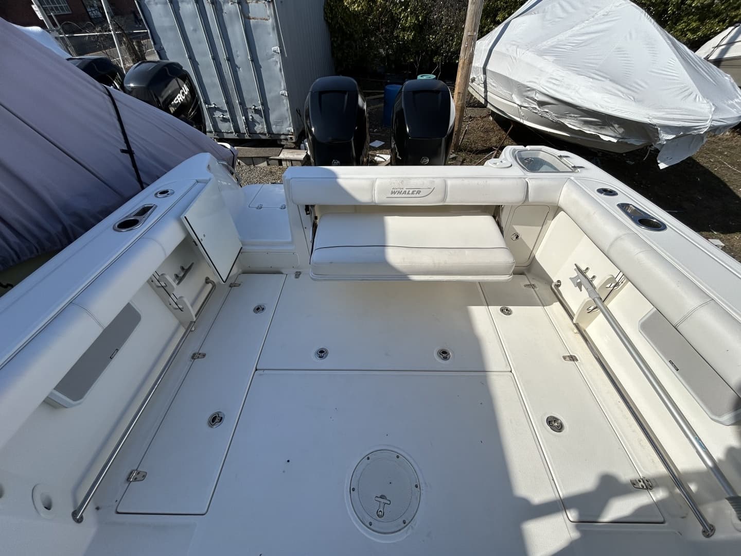 2015 Boston Whaler 285 Conquest - Image 4