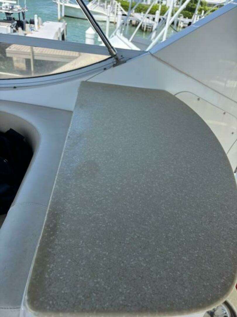 2006 Carver 43 Motor Yacht - Image 27