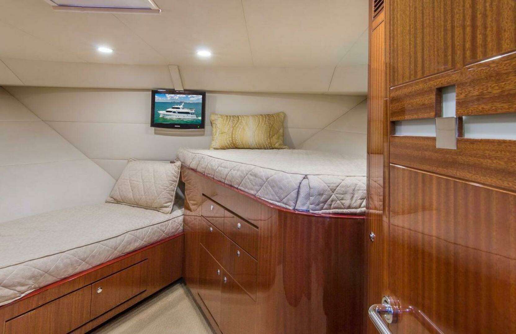 2008 Ocean Alexander 100 Skylounge Megayacht - Image 19