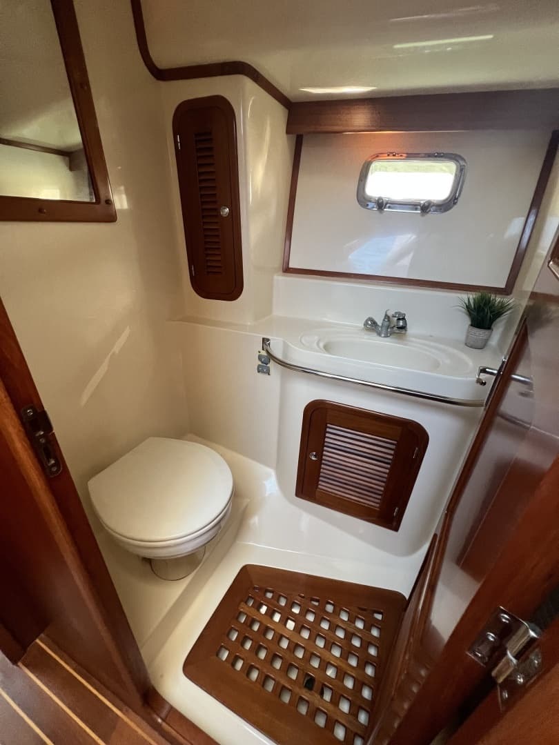 2007 Heritage East 36 Sundeck Trawler - Image 20