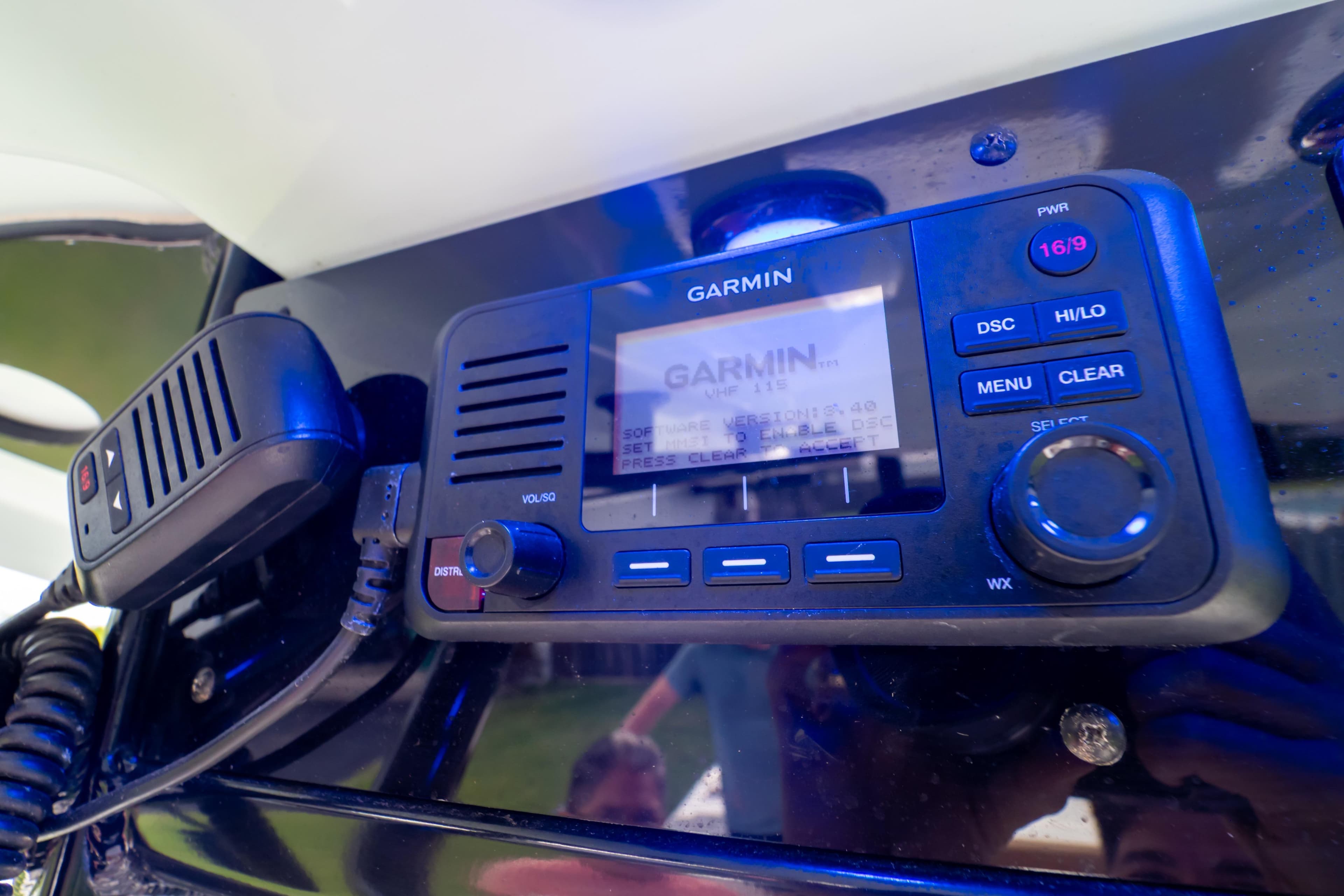 Garmin marine radio on 2021 Sea Hunt Gamefish 27 Forward Seating boat dashboard.