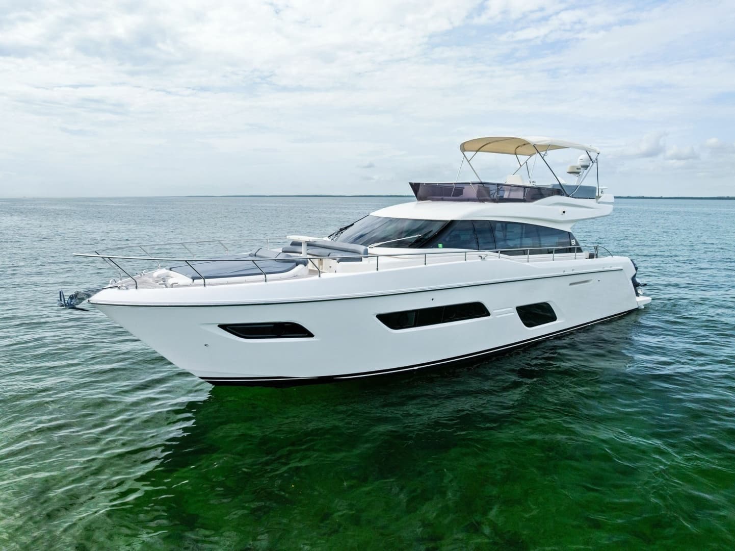 2018 Ferretti Yachts 800 - Image 3