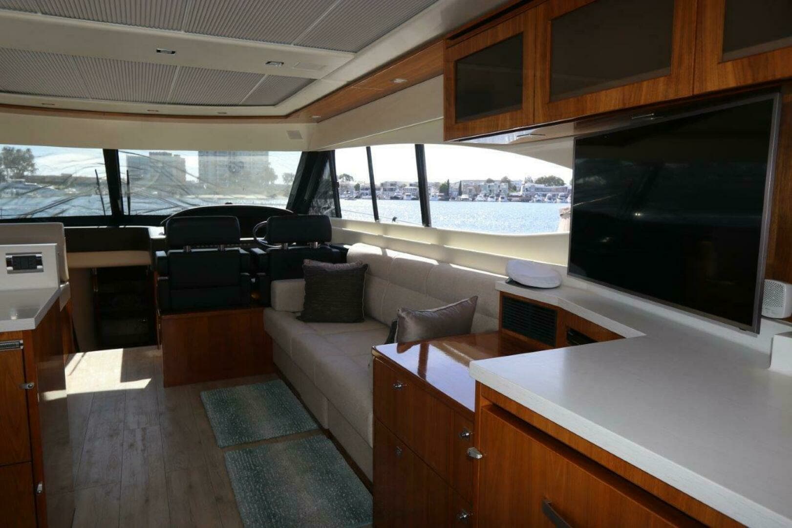 2020 Riviera 6000 Sport Yacht - Image 20