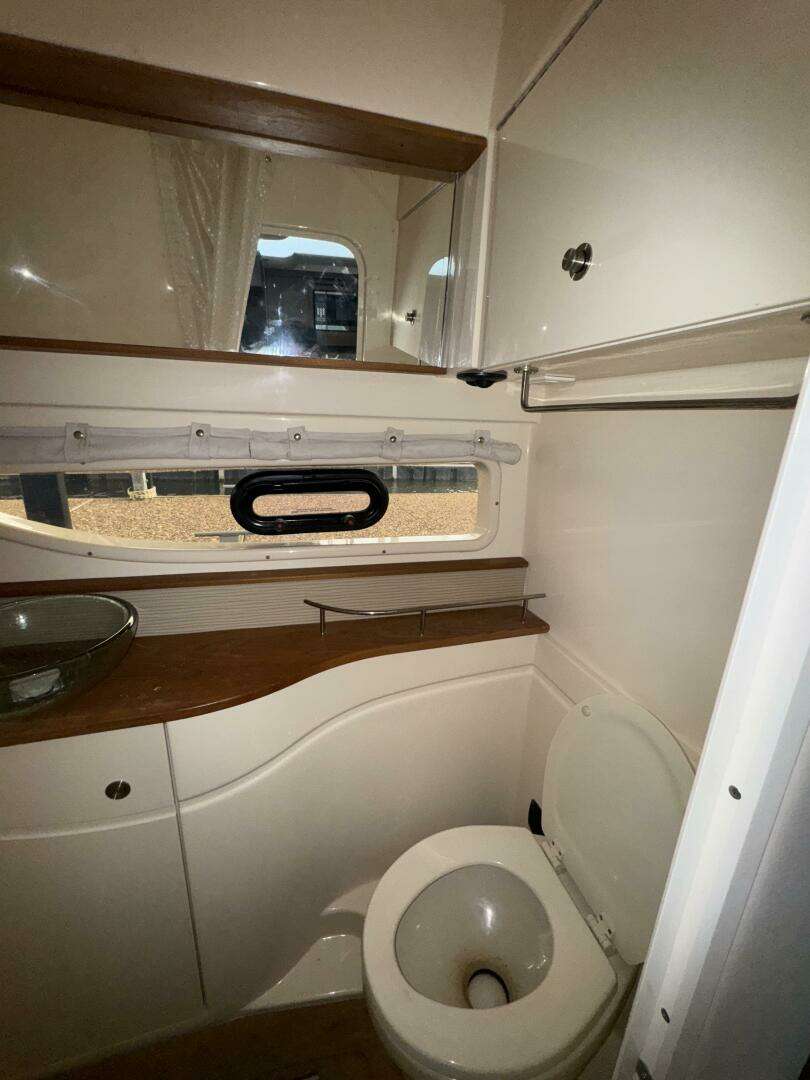 2016 Sea Ray 350 Sundancer - Image 103