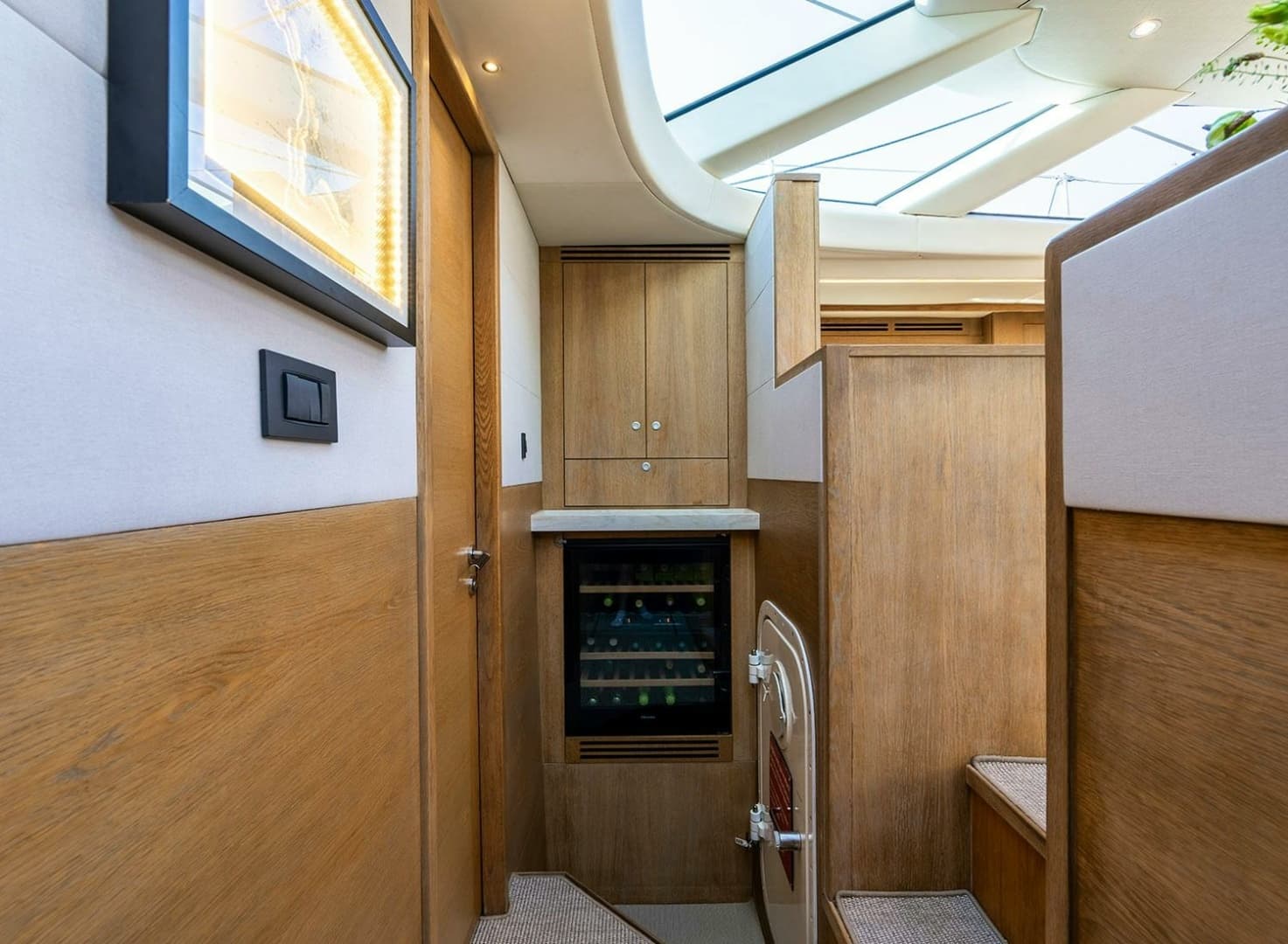 2014 Oyster Yachts Oyster 825 - Image 30