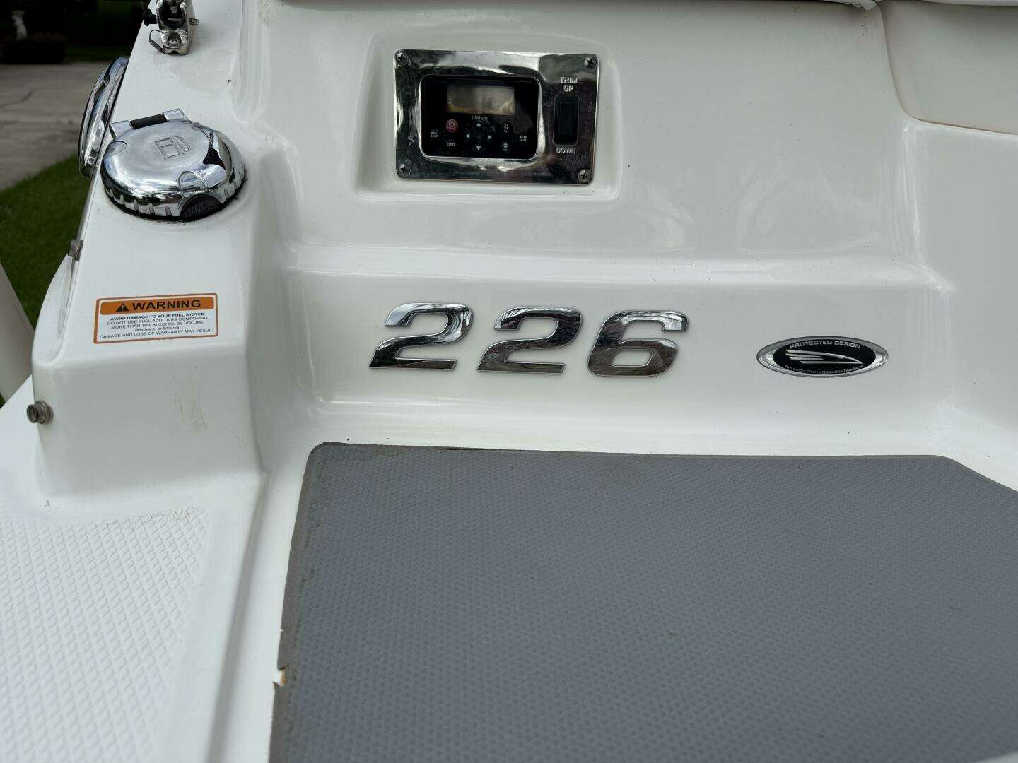 2013 Chaparral 226 SSI - Image 11