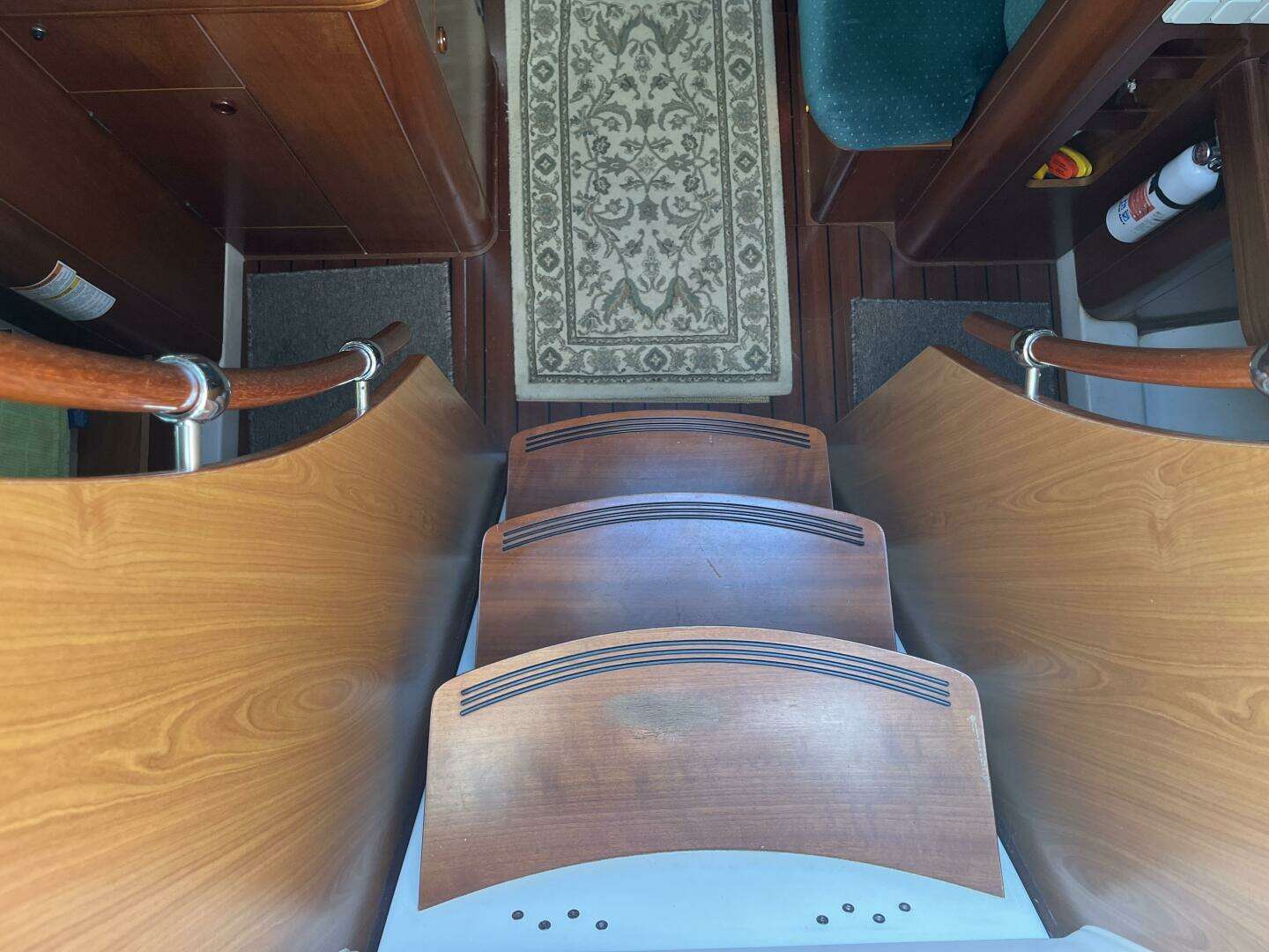 2001 Beneteau Oceanis 381 - Image 18