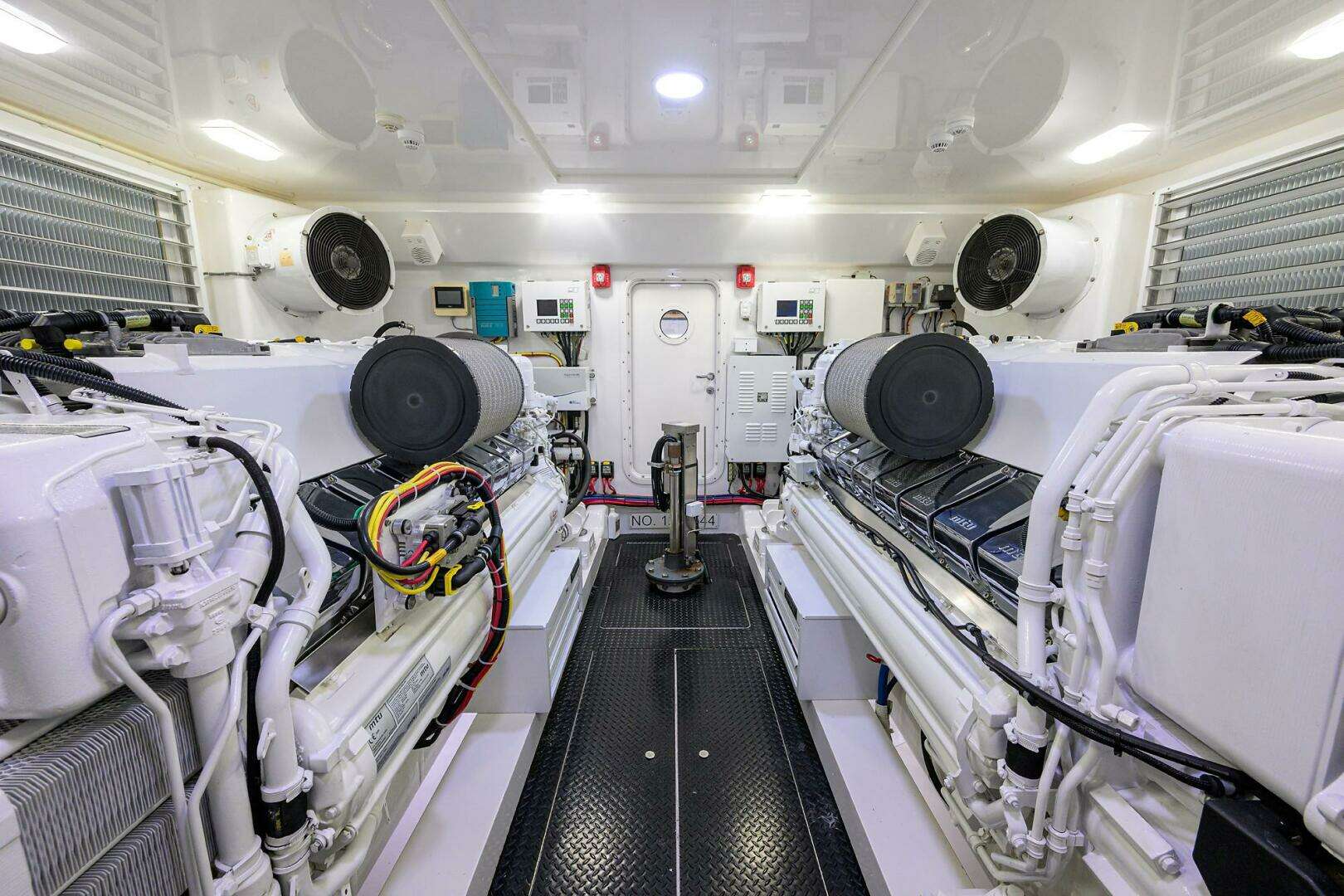 2020 Viking 92 Enclosed Bridge - Image 45