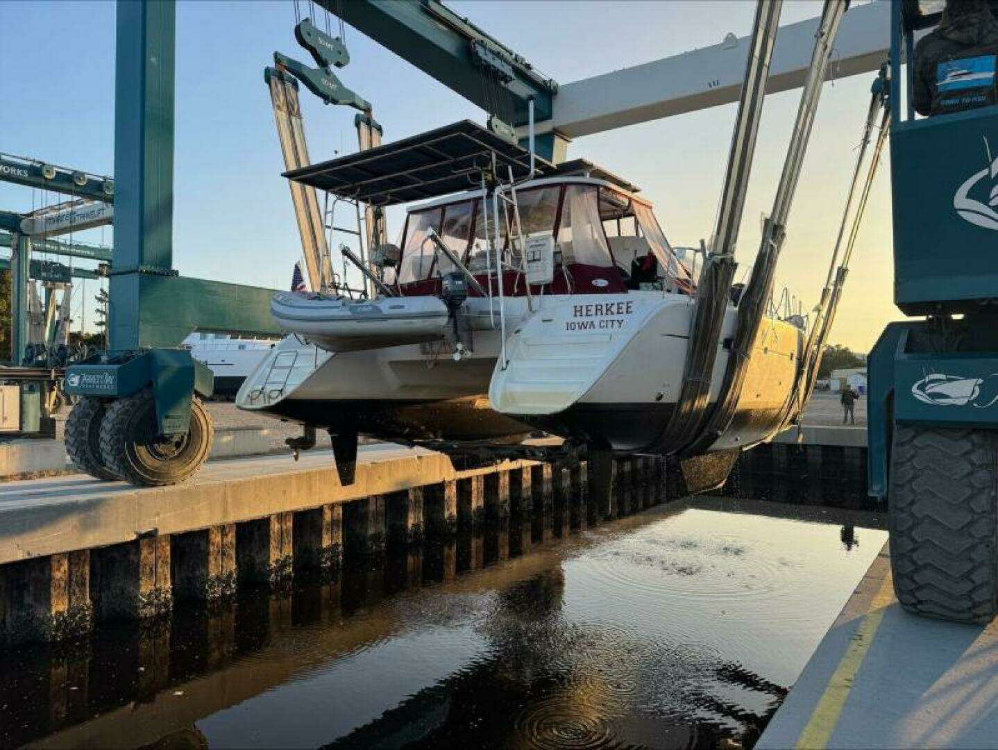 2004 Lagoon 380 - Image 3