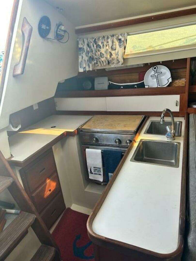 1987 Catalina 30 - Image 13