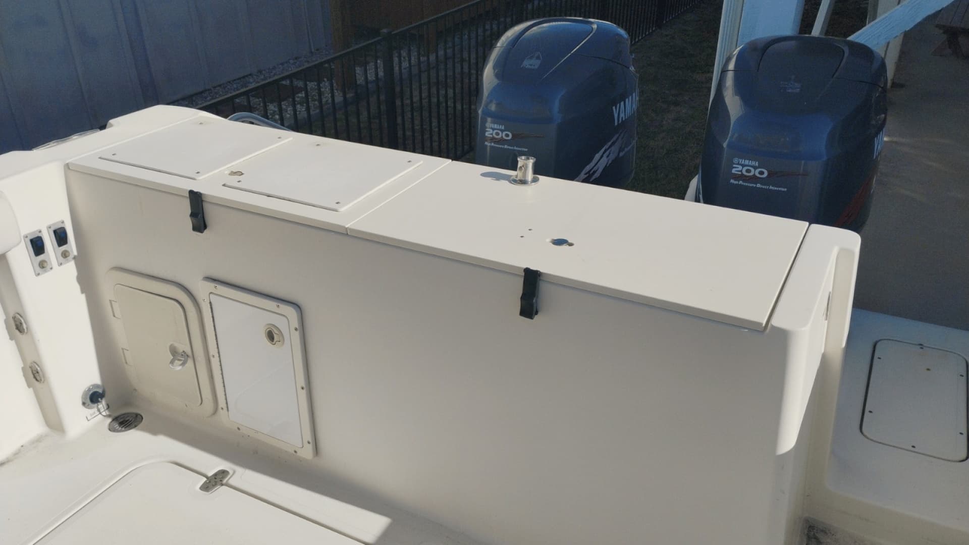 2001 Pursuit 2670 Cuddy Console - Image 13