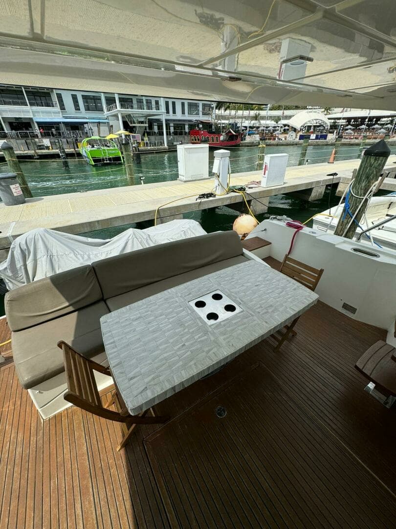 2014 Prestige 550 - Image 7