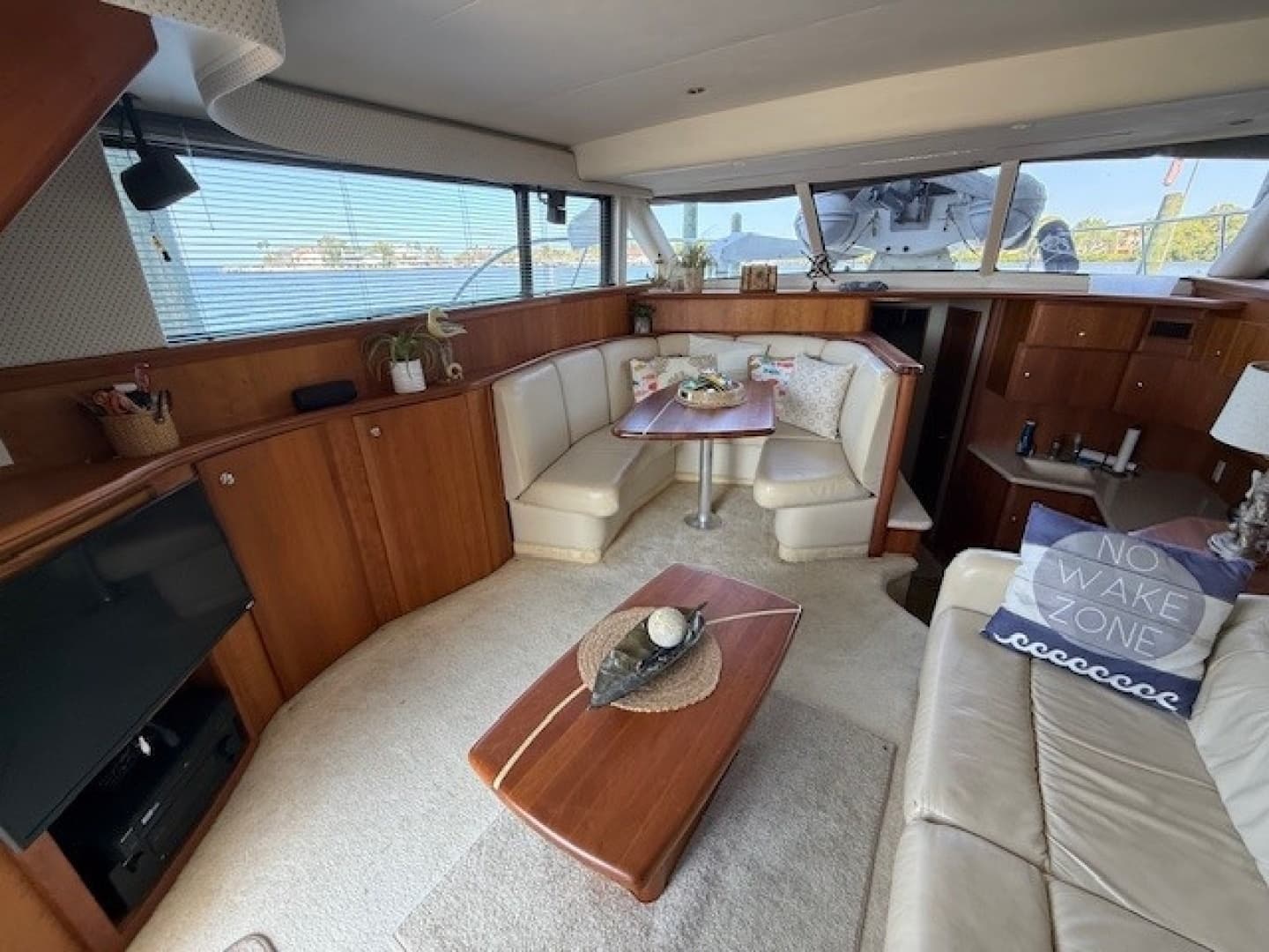 2001 Silverton 42 Convertible - Image 14