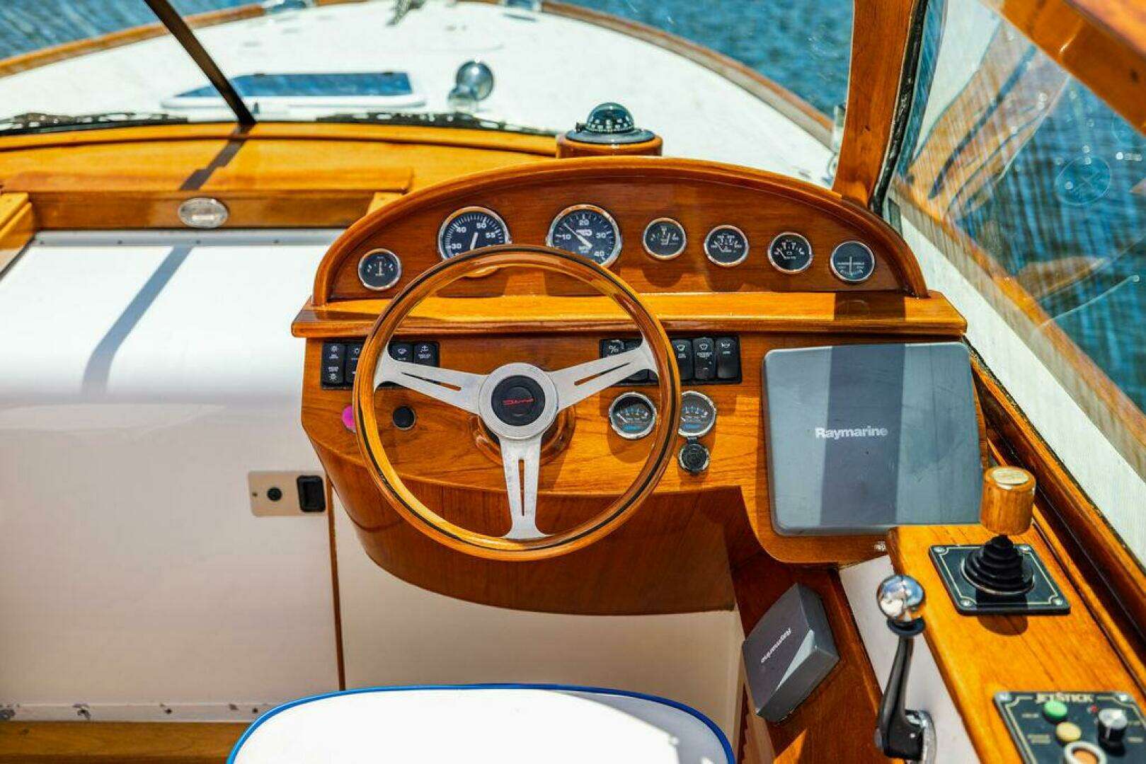 2004 Hinckley Talaria 29 R - Image 23