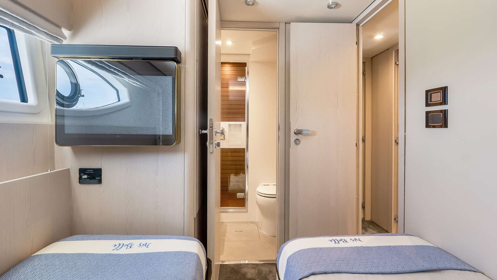 2025 Azimut 78 FLY - Image 36