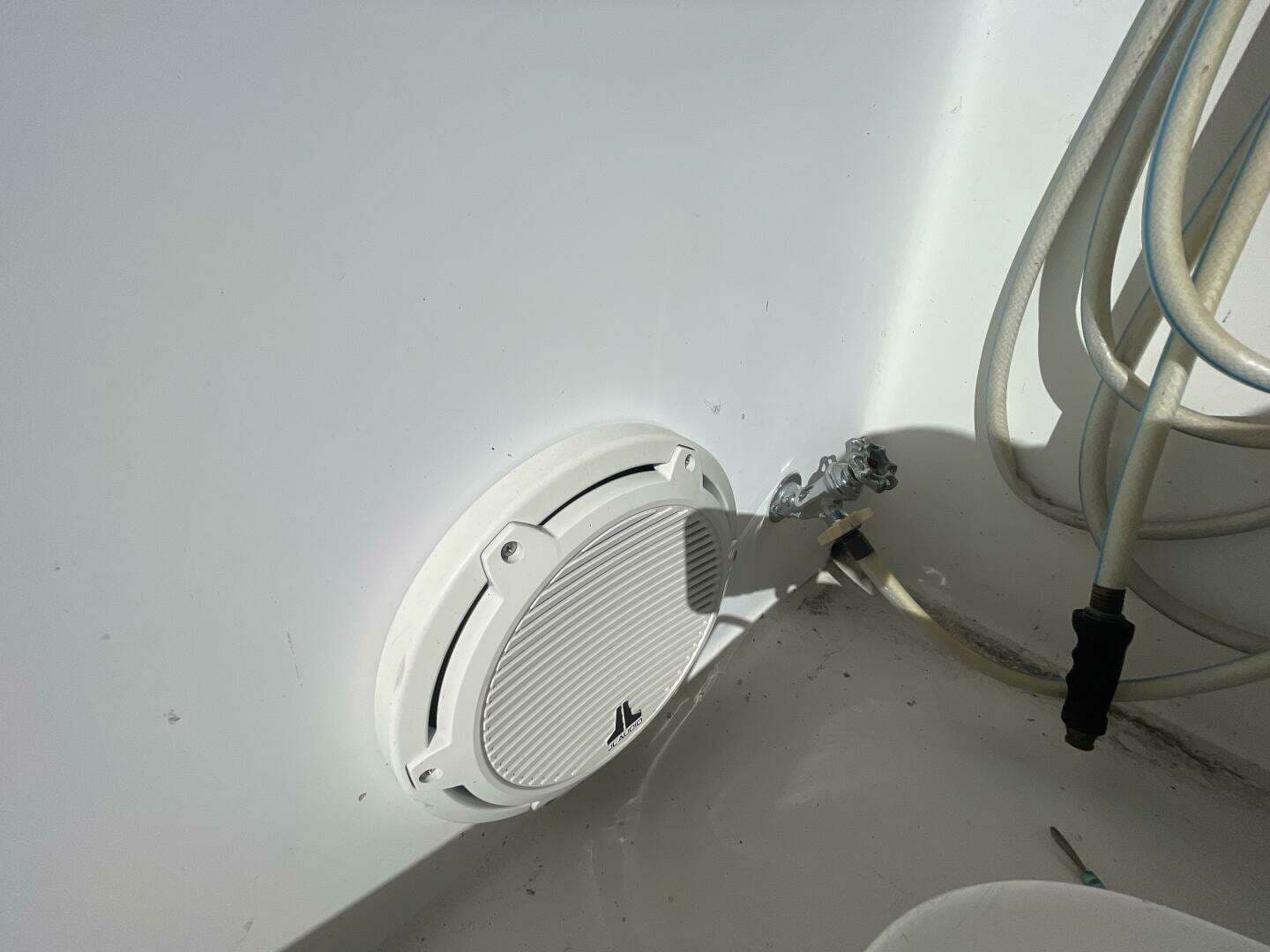 1993 Viking 50 Motor Yacht - Image 30