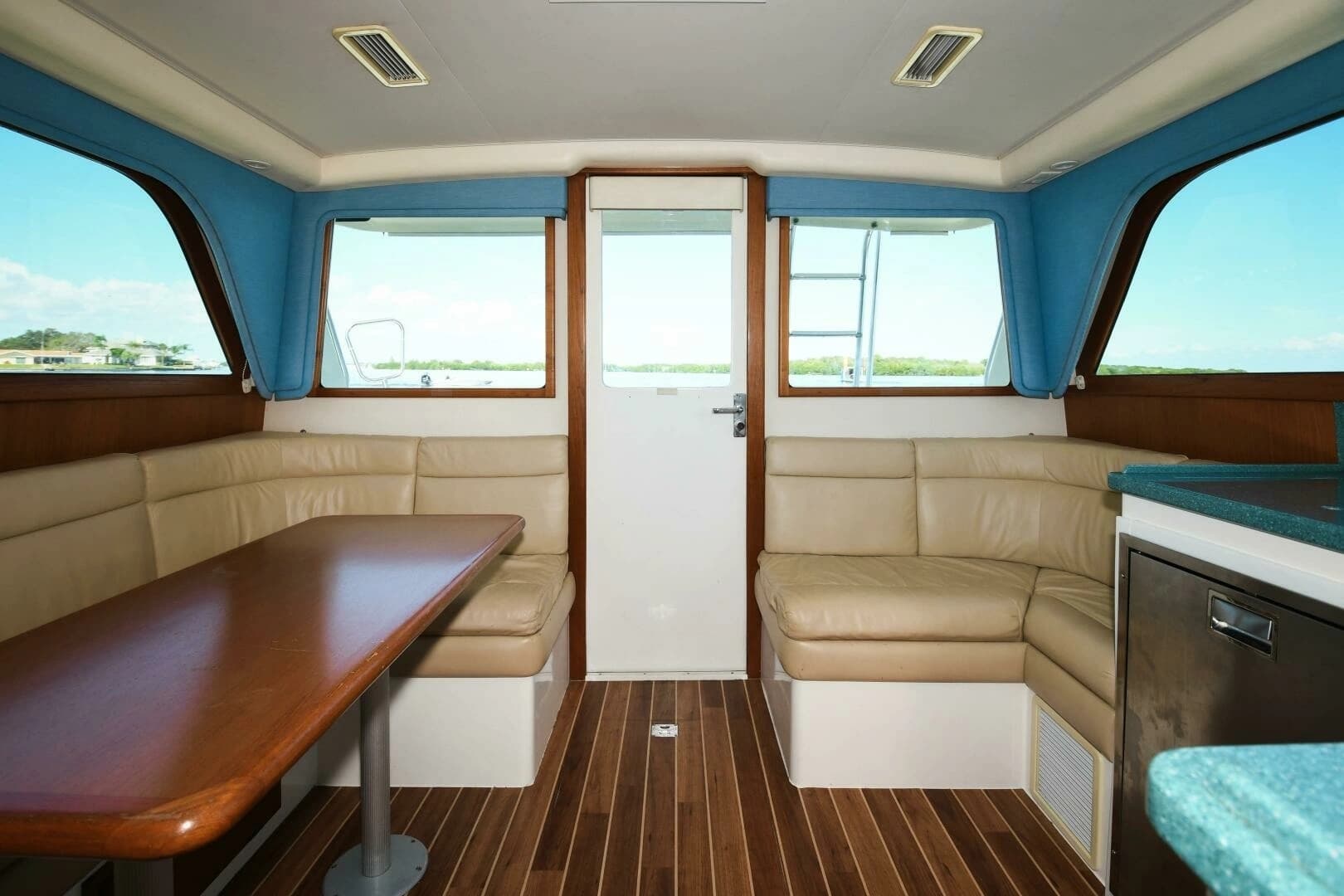 2001 Cabo 35 Flybridge - Image 9
