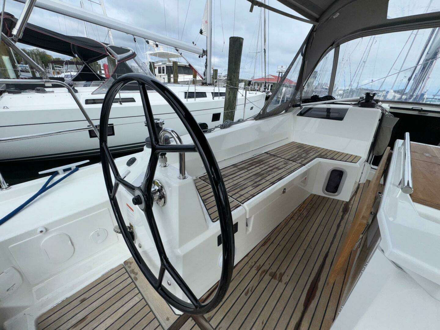 2022 Beneteau Oceanis 40.1 - Image 11