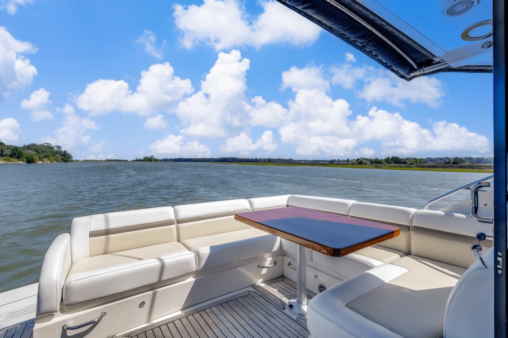 2013 Sea Ray 510 SUNDANCER - Image 51