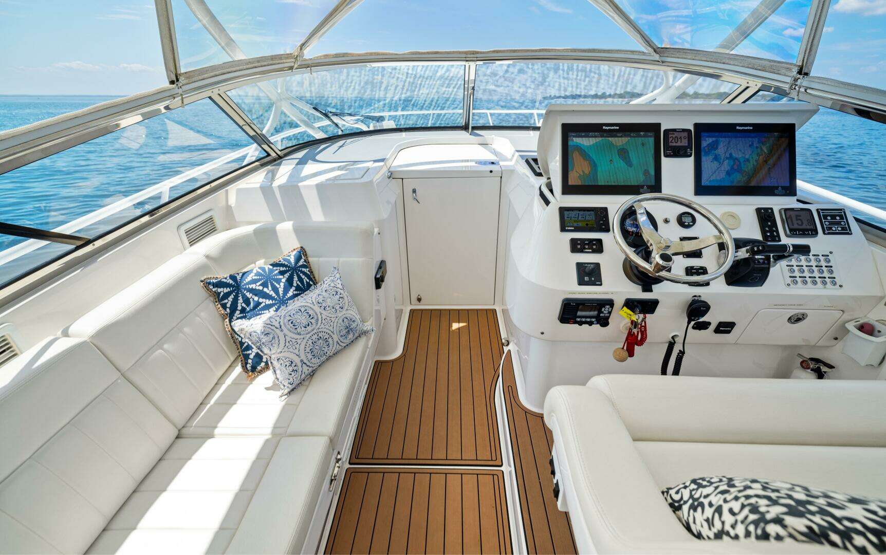 2015 Intrepid 430 Sport Yacht - Image 18