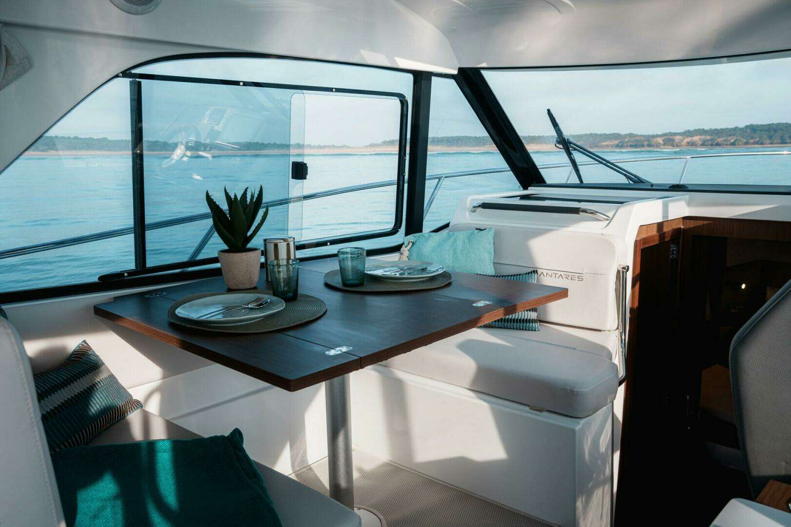 2026 Beneteau Antares 9 V2 - Image 12