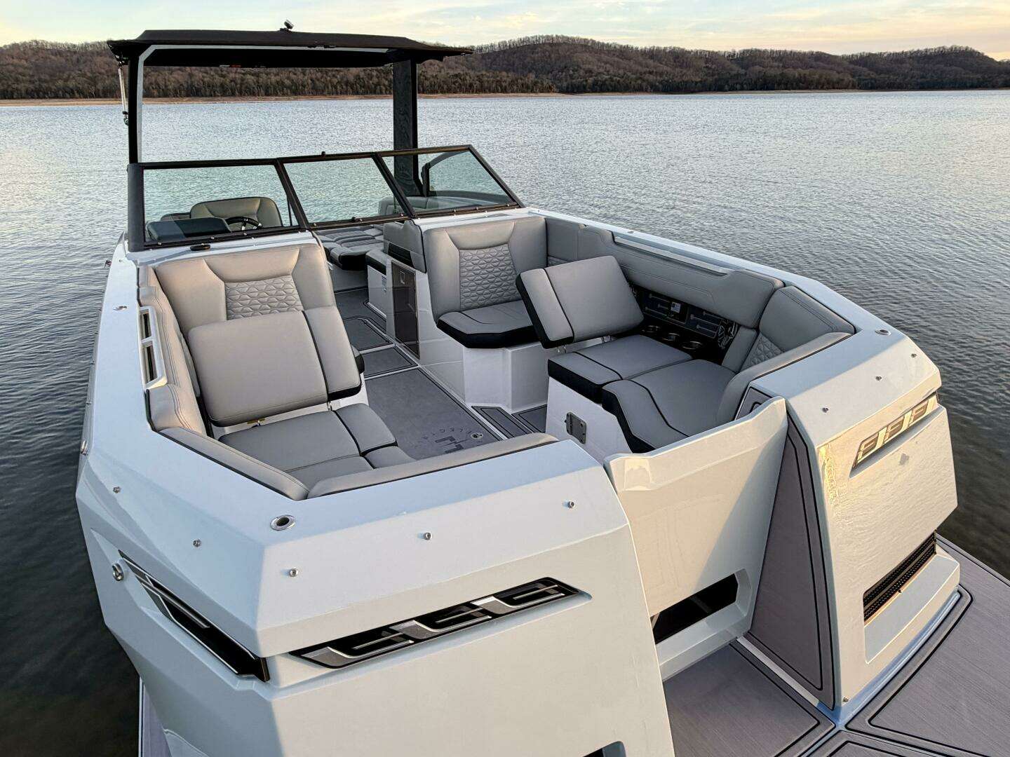 2023 Correct Craft Ingenity 23EL2 Electric Boat - Image 41