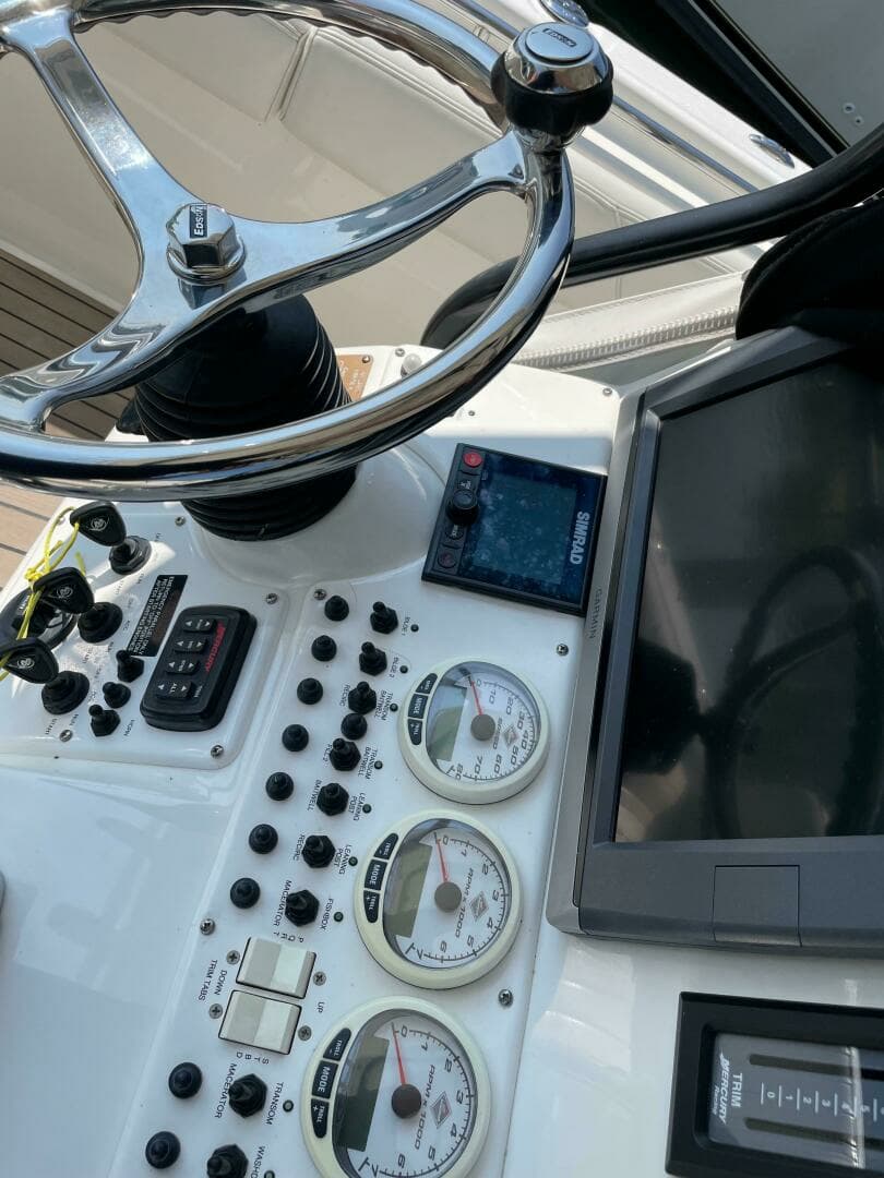 2009 Triton 351 Center Console - Image 8