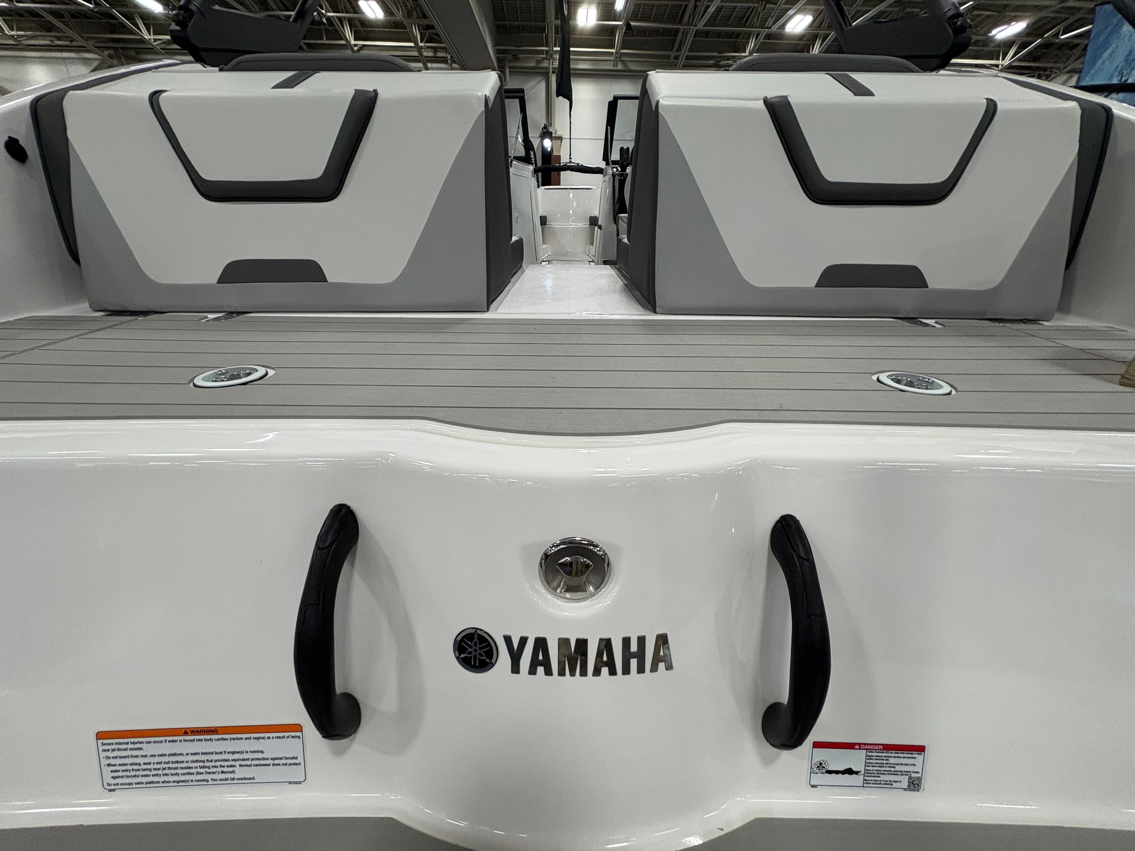 2026 Yamaha Boats AR220 - 18