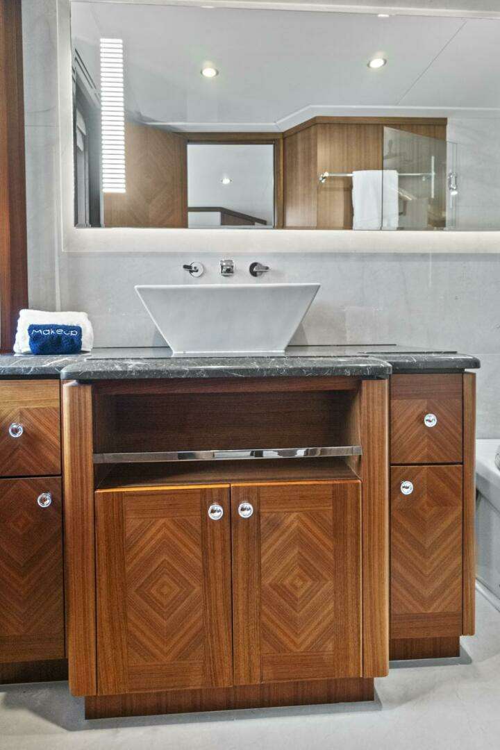 2016 Ocean Alexander 85 E - Image 44