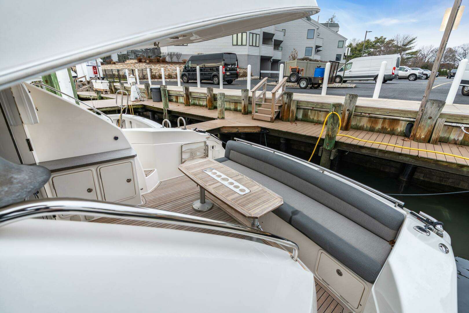 2014 Riviera 44 Sport Yacht - Image 35