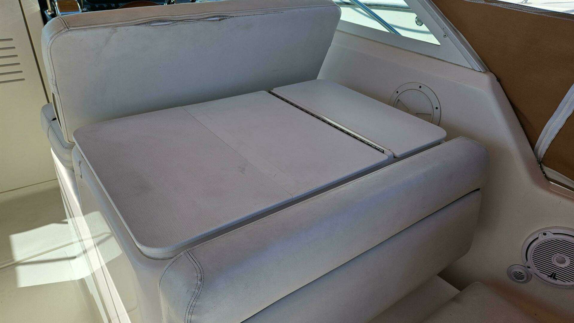 2006 Tiara Yachts 2900 Coronet - Image 9