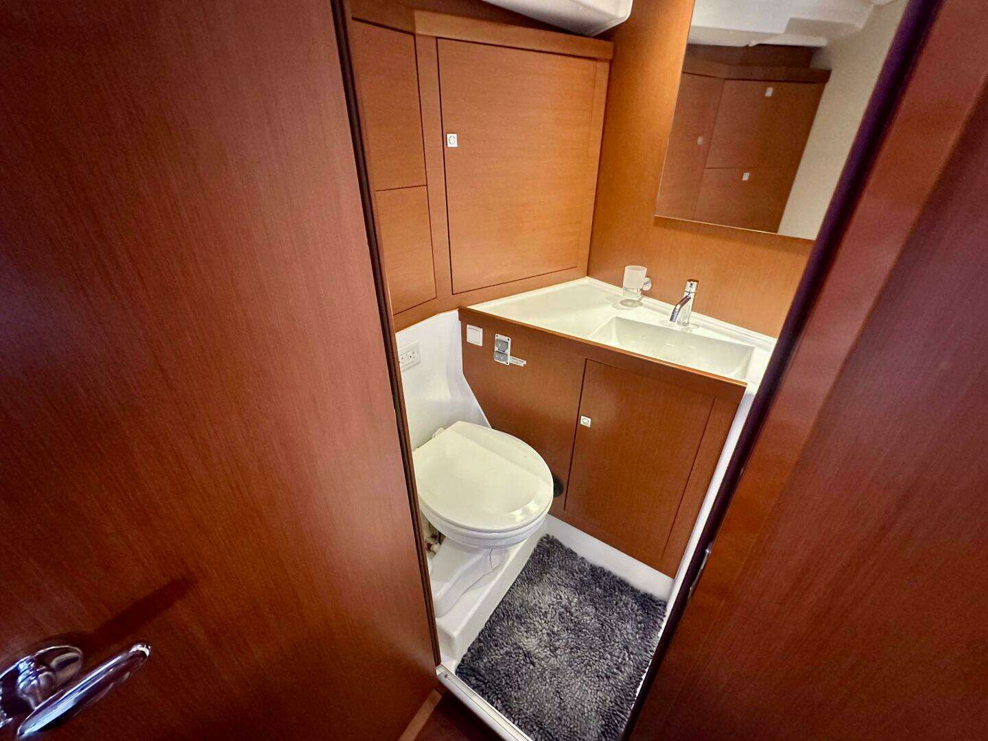 2015 Beneteau Oceanis 45 - Image 51