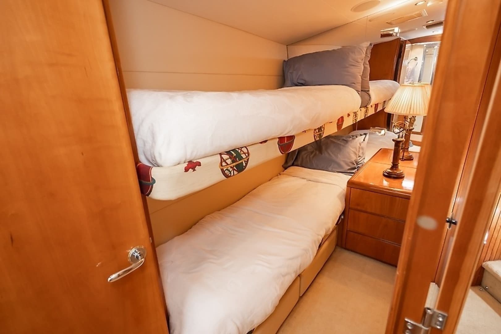 2001 Hatteras 60 Convertible - Image 38