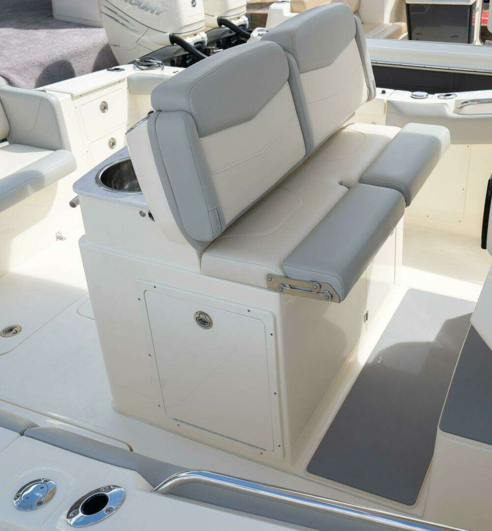 2026 Scout 305 LXF - Image 16