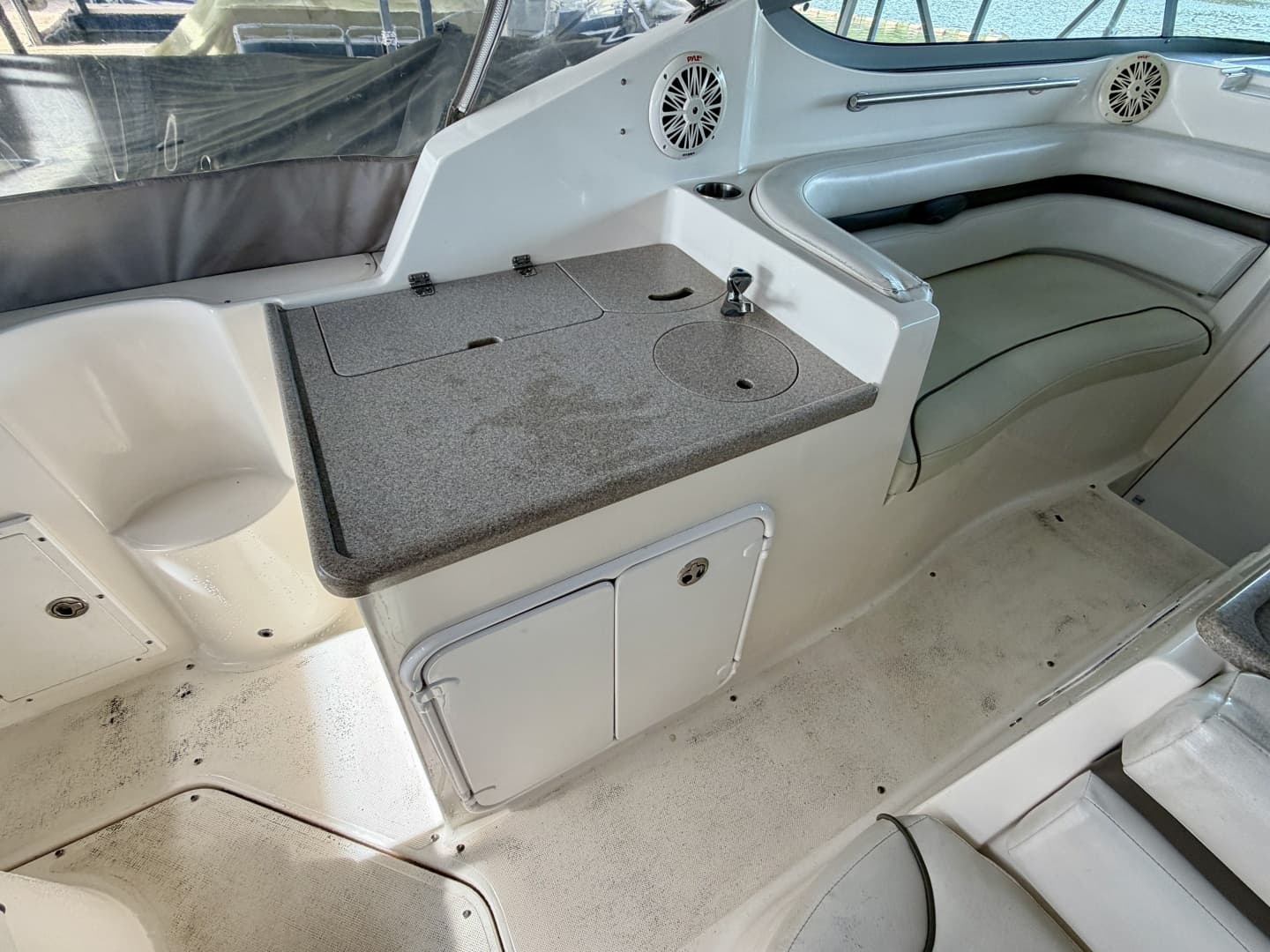 2008 Rinker 280 Express Cruiser - Image 19