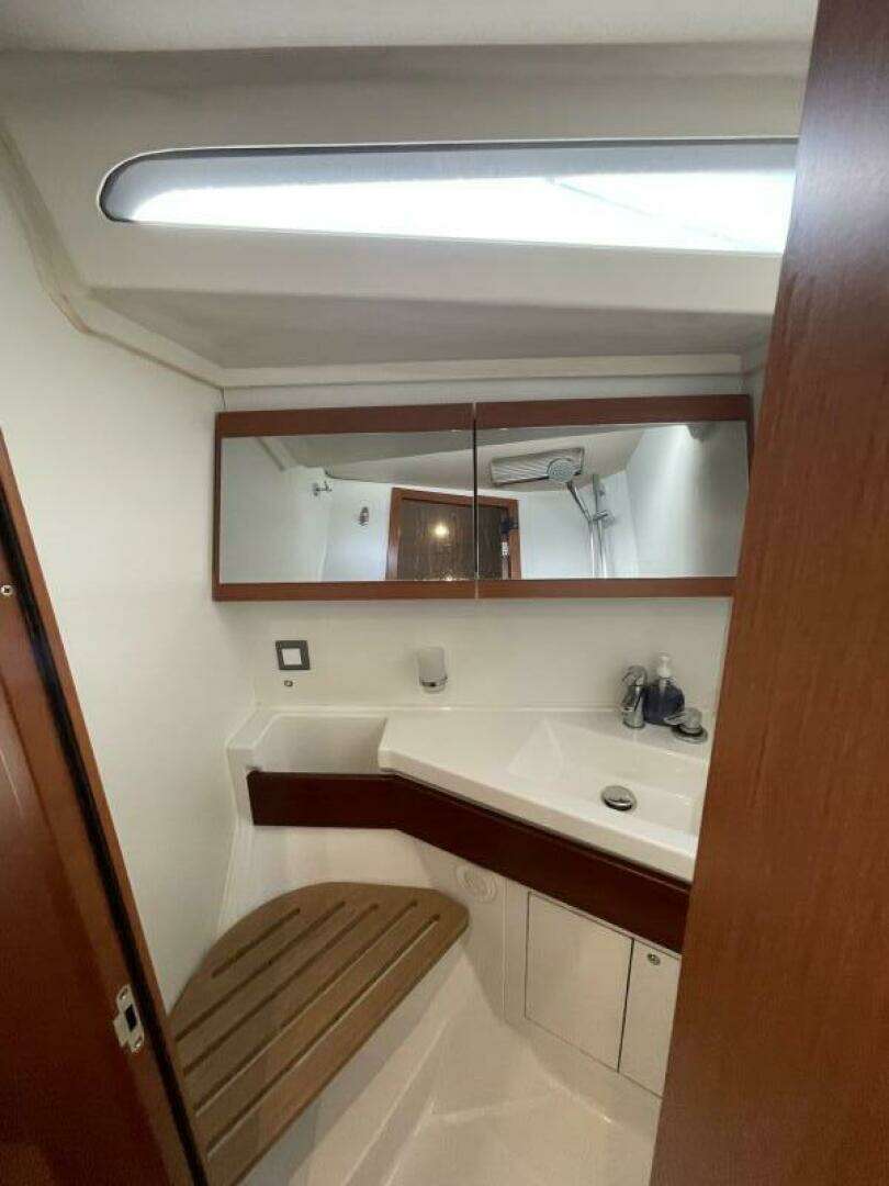 2020 Beneteau Oceanis 46.1 - Image 25