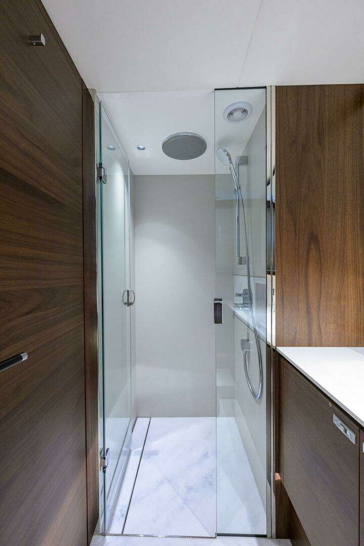 2027 Princess X80 - Image 18