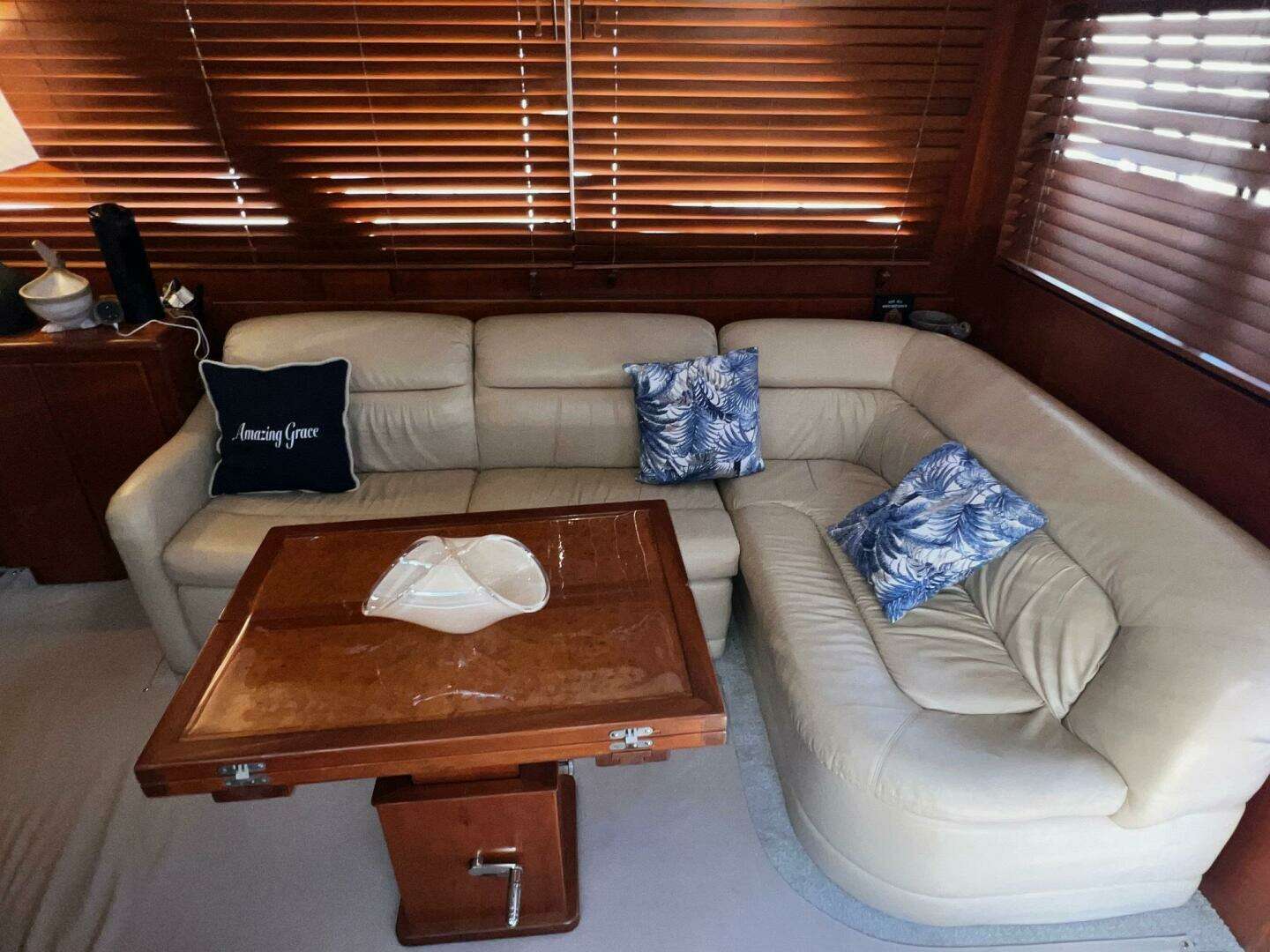 2003 Symbol Pilothouse - Image 11