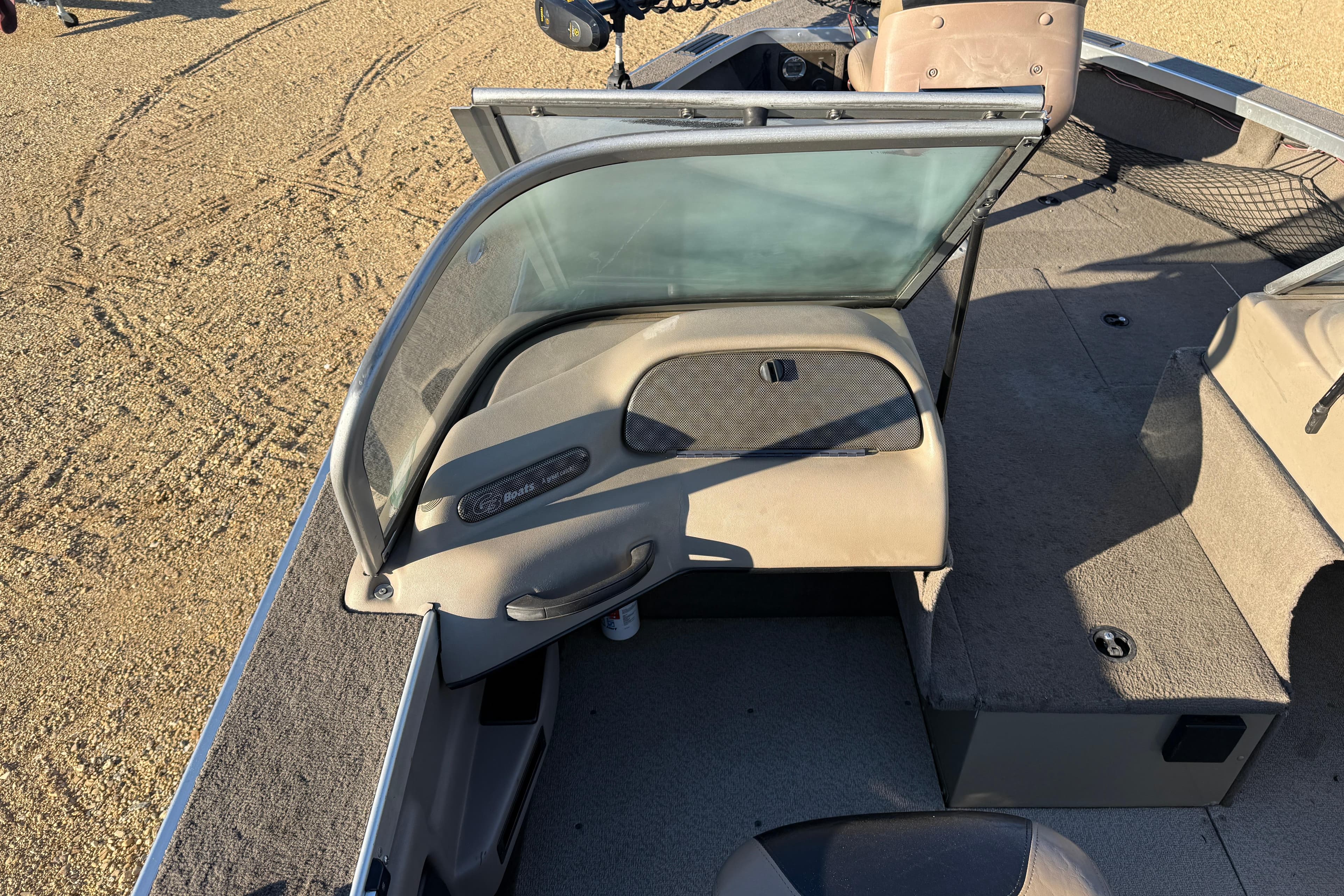 2008 G3 Angler V185 SF boat interior with open windshield and seating.