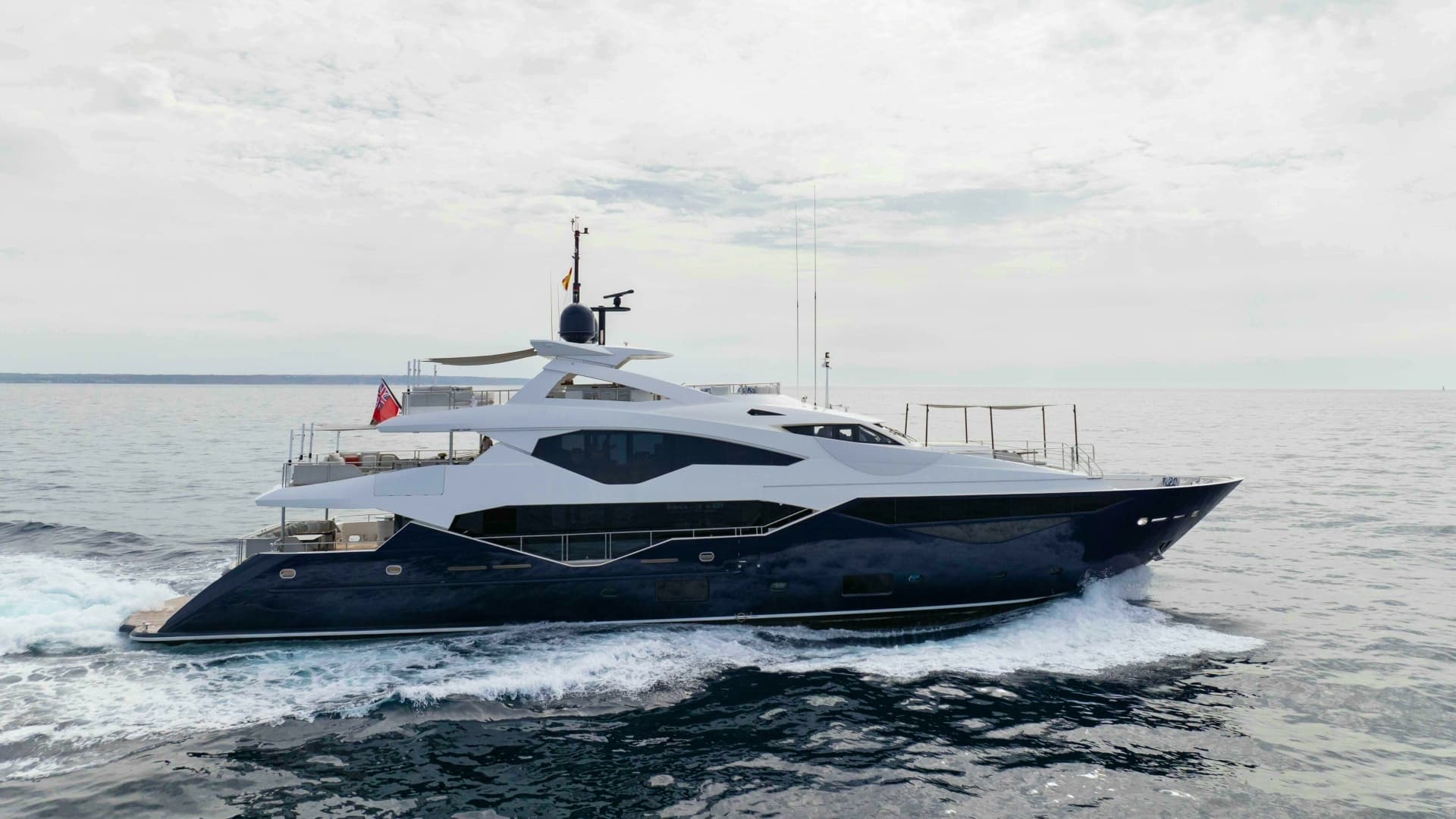 2016 Sunseeker Sunseeker 131 Yacht - Image 4