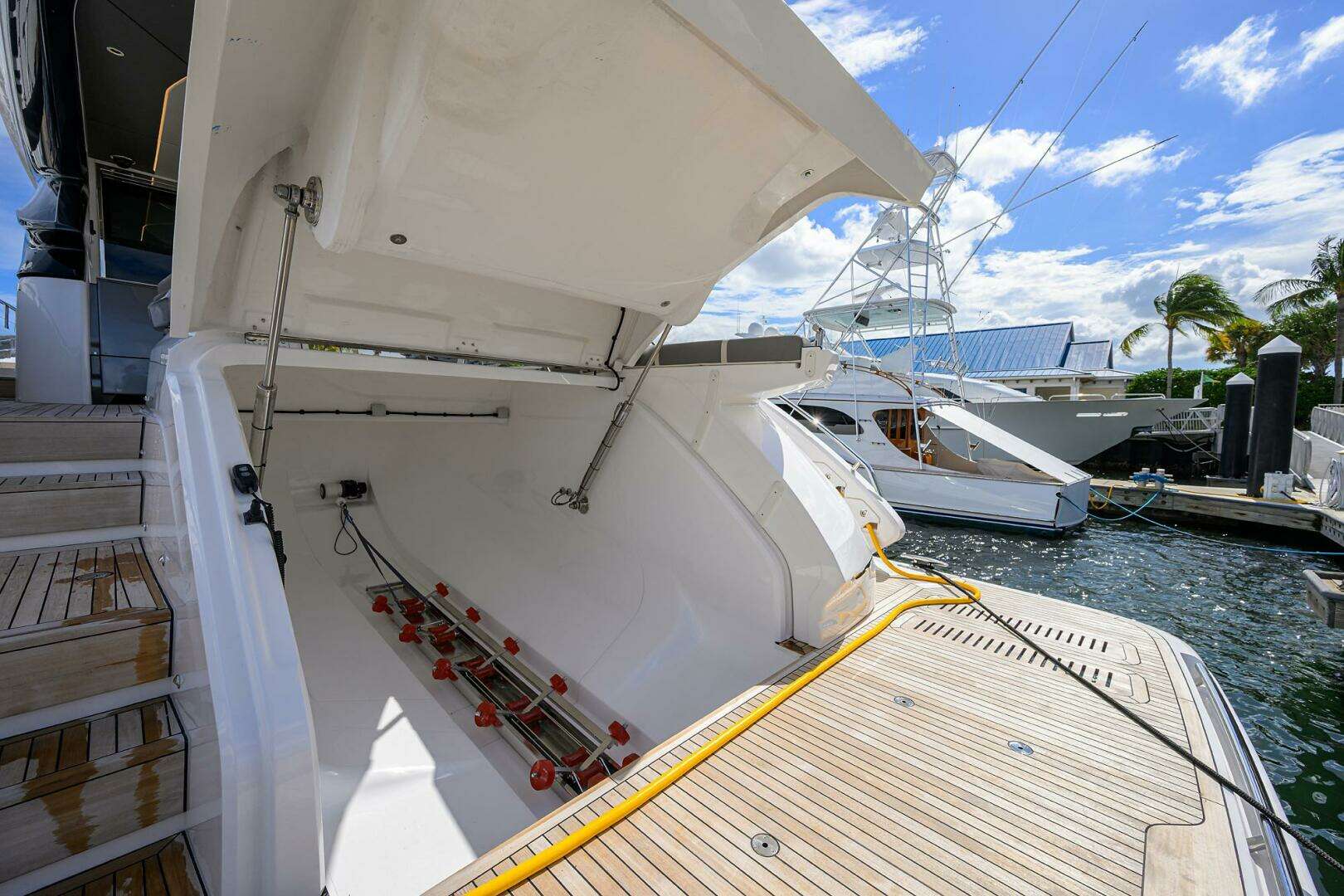 2027 Princess S72 - Image 11